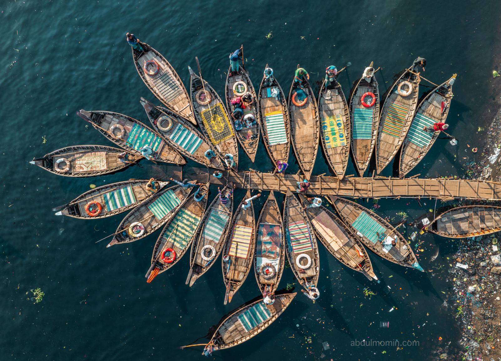 Petal-Shaped Boat Arrangements & Shipyard